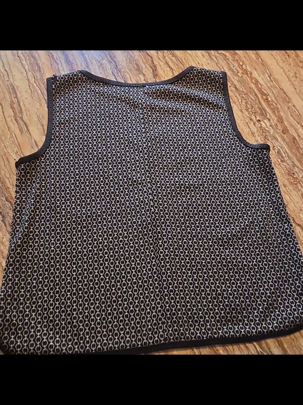 Max Studio Black and White Geometric Sleeveless Top - Picture 6 of 8
